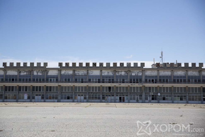 Кипр арал дээрх хаягдсан олон улсын нисэх буудал 1