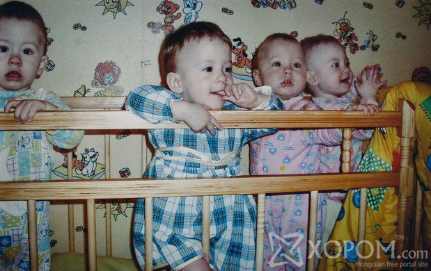 Таван жилийн өмнө нэг зэрэг 4 хүүхэдтэй болсон Беларус гэр бүл 5