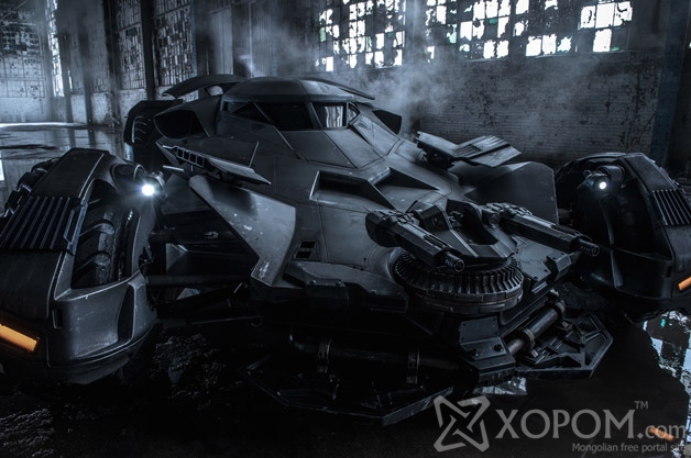 Batman-ы шинэ машины зургийг найруулагч Zack Snyder твиттерт жиргэлээ 3