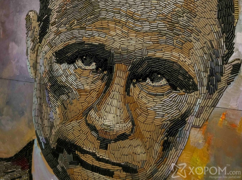 Украйны уран бүтээлч Путины хөргийг хонгиогоор бүтээжээ 5