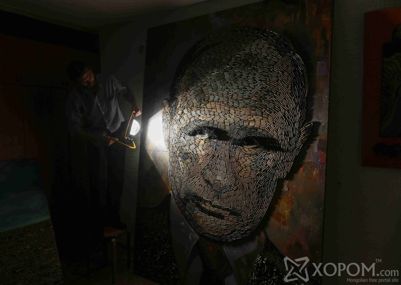Украйны уран бүтээлч Путины хөргийг хонгиогоор бүтээжээ 8