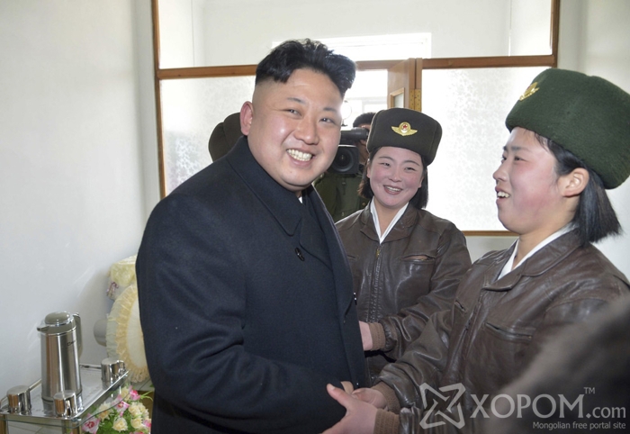 Хаа явсан газраа хүүхнүүдийг хуйлруулж, уйлуулж байдаг Умард Солонгосын залуу удирдагч 3