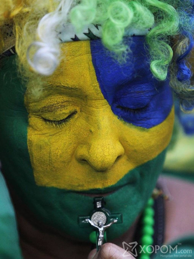 Шившигт ялагдлыг харсан Бразилийн хөгжөөн дэмжигчдийн сэтгэл шимшрүүлэм дүр төрх 11