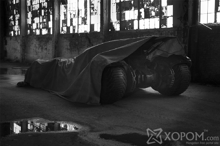 Batman-ы шинэ машины зургийг найруулагч Zack Snyder твиттерт жиргэлээ 4