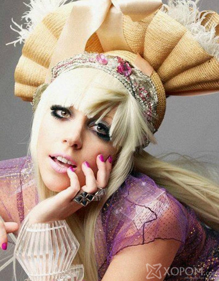 Дуучин Lady Gaga-гийн этгээд хэв маяг, хувцаслалтууд 22