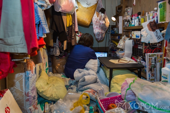 Токиогийн капсулан зочид буудлын давчуу өрөөнд амьдарч буй хүмүүс 9